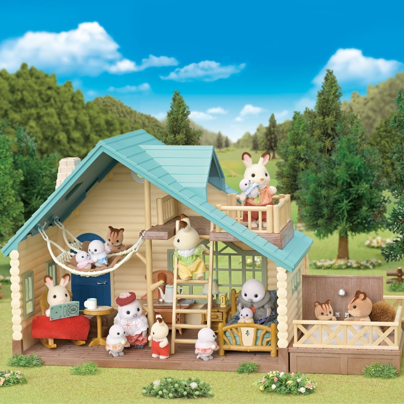 SylvanianEC_JP's tweet photo. ／
📣オリジナル新商品
＼

新ファミリー登場します！
『シマエナガファミリー』
まるみのあるシルエットがかわいい✨

『シマエナガのぬくもりログコテージ』
コテージと家具、小さい赤ちゃん3にんのセット！

２つ買うと8にんファミリー全員がそろいます💕

���約：10/10(木)
発売：10/19(土) https://t.co/jwiiz7ubyt