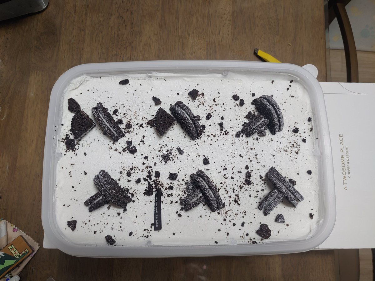 Bds_VegetaShop's tweet image. 어제 #투썸플레이스 가서 #발로소득 쿠폰으로 교환해온 파티팩 아이스박스 개봉박두!!(두둥!