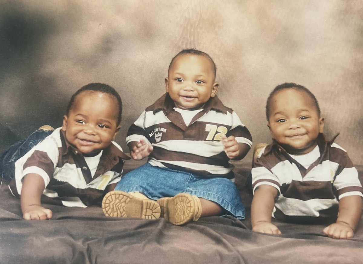 If you didn't already know, Cedar Hill has a set of triplets, all committed to play football for the Texas Longhorns🏈

Meet Isaiah, Devin and Jordan Coleman!

Story link: dallasnews.com/high-school-sp…

Gallery link: dallasnews.com/high-school-sp…