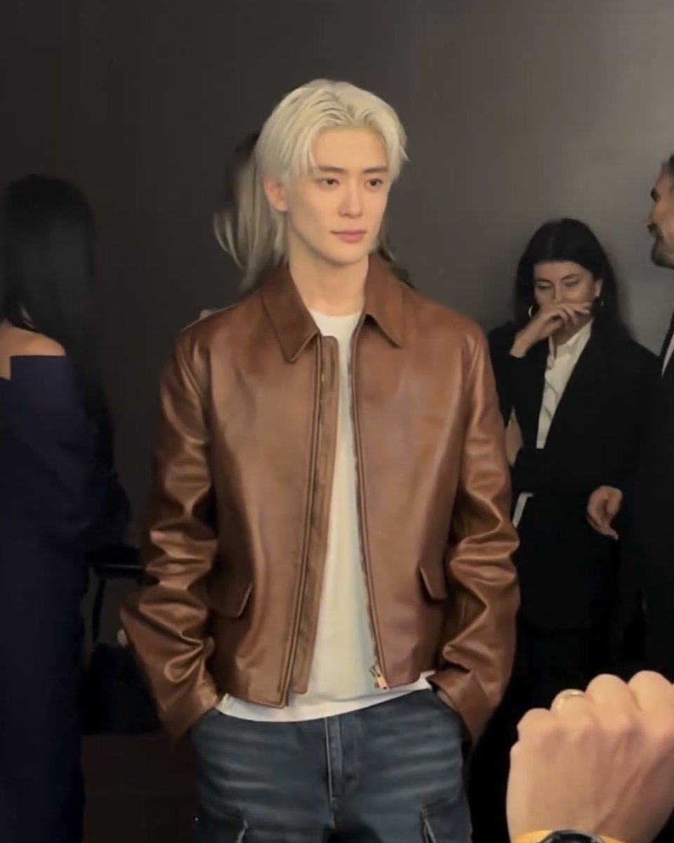 2i4love's tweet photo. 🤎📷

JAEHYUN RETURNS TO PRADA
#PradaSS25xJAEHYUN #PradaSS25 @Prada https://t.co/xbFS8IwzCA