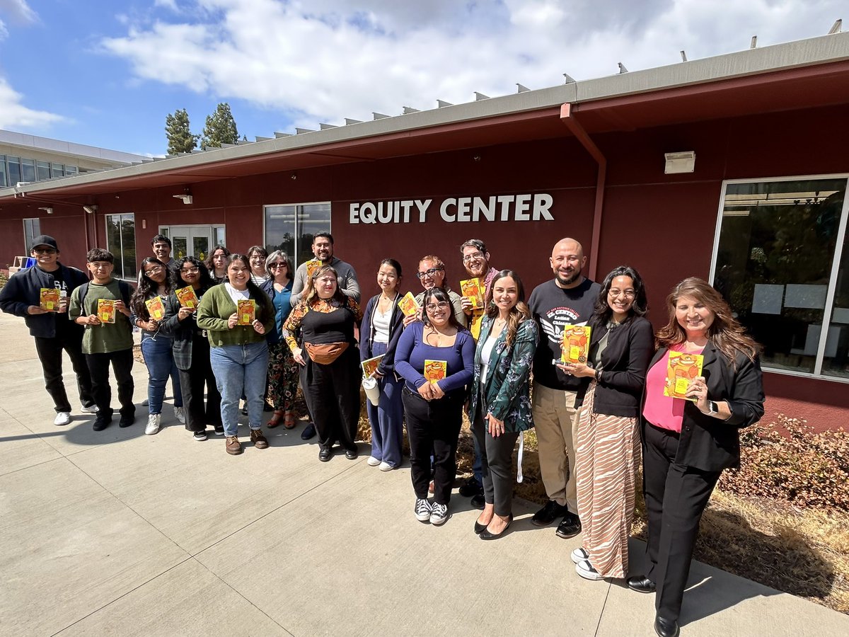 OtherKindOfDoc's tweet photo. Banned Book Month at Mt. SAC.  We welcomed Isabel Quintero, author of Gabi, a Girl in Pieces.  Brought the girls to hear a Latina author, so they can see that they can be whoever they want to be.  Our girls read banned books! @isabelinpieces https://t.co/OX5O3tplRX