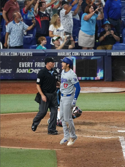 おはようございます！

大谷選手凄すぎませんか...

大谷選手が1試合で3本ホームラン⚾
51盗塁－51本塁打達成、、本当にスーパースター過ぎる🌙✨

来季は二刀流の完全復活する噂も...

これからの活躍も楽しみですね😌

大谷選手からも元気をもらえたので今日も分析頑張ります！