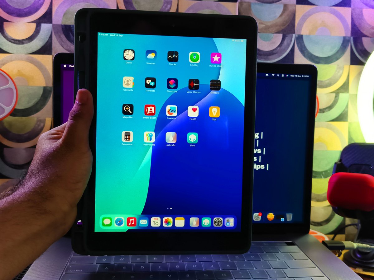 iamjustatechh's tweet image. The only device in the Checkm8 exploit list that still receives the official iOS 18 update from Apple, &amp;amp; also supports the Palera1n jailbreak on the latest iOS 18.0 is iPad 7th Generation.⚡🔥

🎥 Tutorial: youtu.be/9-ultRnBYnw

#PaleRa1n #iOS18 #Jailbreak #iPad7