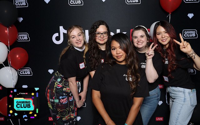 MellinaKong's tweet photo. The Gamer Lounge by @tiktoklive_US Gaming Club was a success. Thank you to all our creators who came out ❤️ I love my team 🖤🎈

Join our gaming club today and get access to TikTok LIVE Studio ➡️ https://t.co/JRpXuvE1In https://t.co/DDLqgSja0l