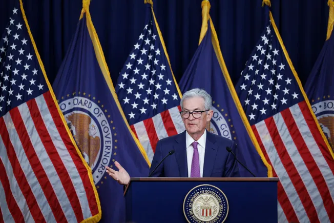 JeffreyLuft's tweet photo. Fed cuts main rate by half point, voices confidence inflation falling https://t.co/RYdZ74cbPS https://t.co/efjEwelXPd