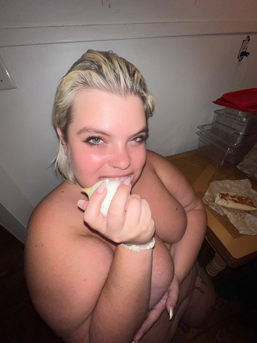 worshipbelli's tweet photo. tonightโs fart session prep, ty for then advice @SimoneXSiren ๐๐ #fatass #sitonmyface #scentplay #sniffthis #bbw #femdom https://t.co/H1nGCWBErD