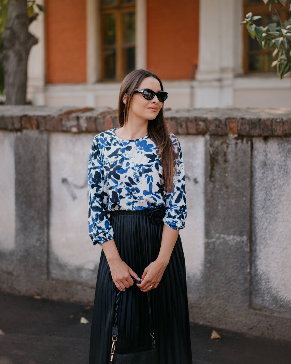 anyfittingshop's tweet photo. 💙 Get ready for the weekend! Our floral shirt is perfect for autumn vibes!
#Anyfitting #Anyfittingtops #Anyfittingootd #weekendessentials #weekendstyle #amazonfinds #fallfashion #ootd #comfy #explore #vacationstyle #autumnessentials #autumnlooks #weekendstyle https://t.co/FJZNOCFtA6