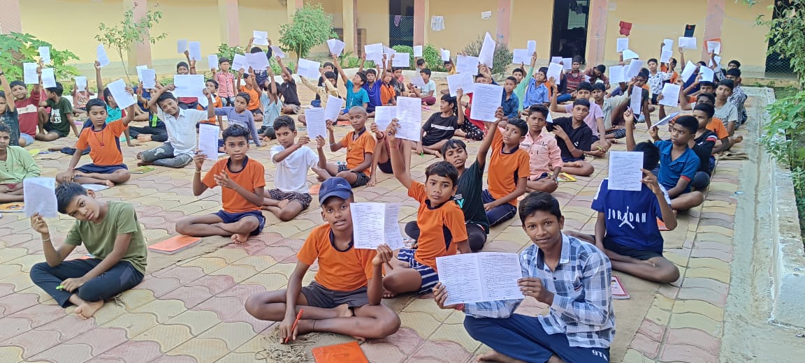 Balsanskarsewa's tweet photo. #BalSanskarKendraOfBapuji #balsanskar #moralvalues #bharatvishwaguru 

Sant Shri Asharamji Bapu की प्रेरणा से बालोद छ ग में दिव्य प्रेरणा प्रकाश प्रतियोगिता संपन्न हुई। https://t.co/WLIAYsQ5bu