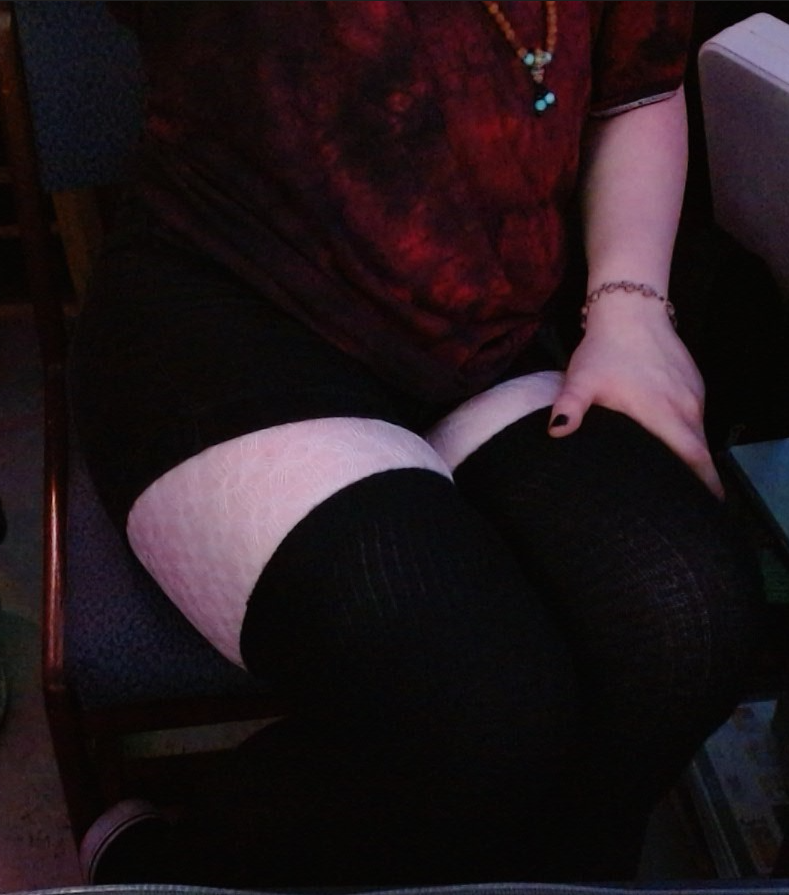 Mooffinss1's tweet photo. GOT A NEW WEBCAM!!!
Long gone are the days of sub par lighting and 720p... 
Welcome to the new 1080p and better lighting!!!!!
໒꒰ྀི ˃ ᵕ ˂ ꒱ྀི১
#femboythigh #femboygoth #femboy https://t.co/79unT2rvTM