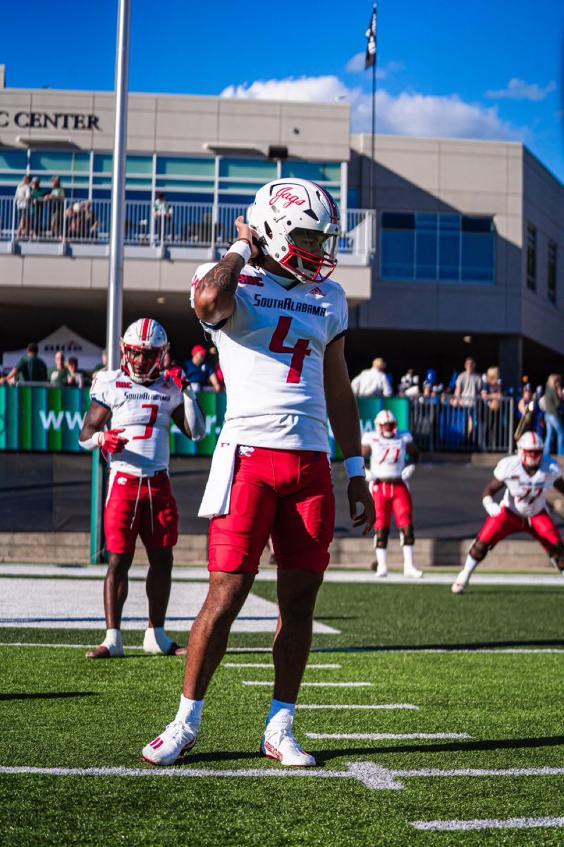 T8ERA's tweet photo. South Alabama in the last two games 

135 points scored 

Out scored opponents 135-24 

This is flat out DOMINATION 🤯 @SouthAlabamaFB https://t.co/ZWSgMgmlls