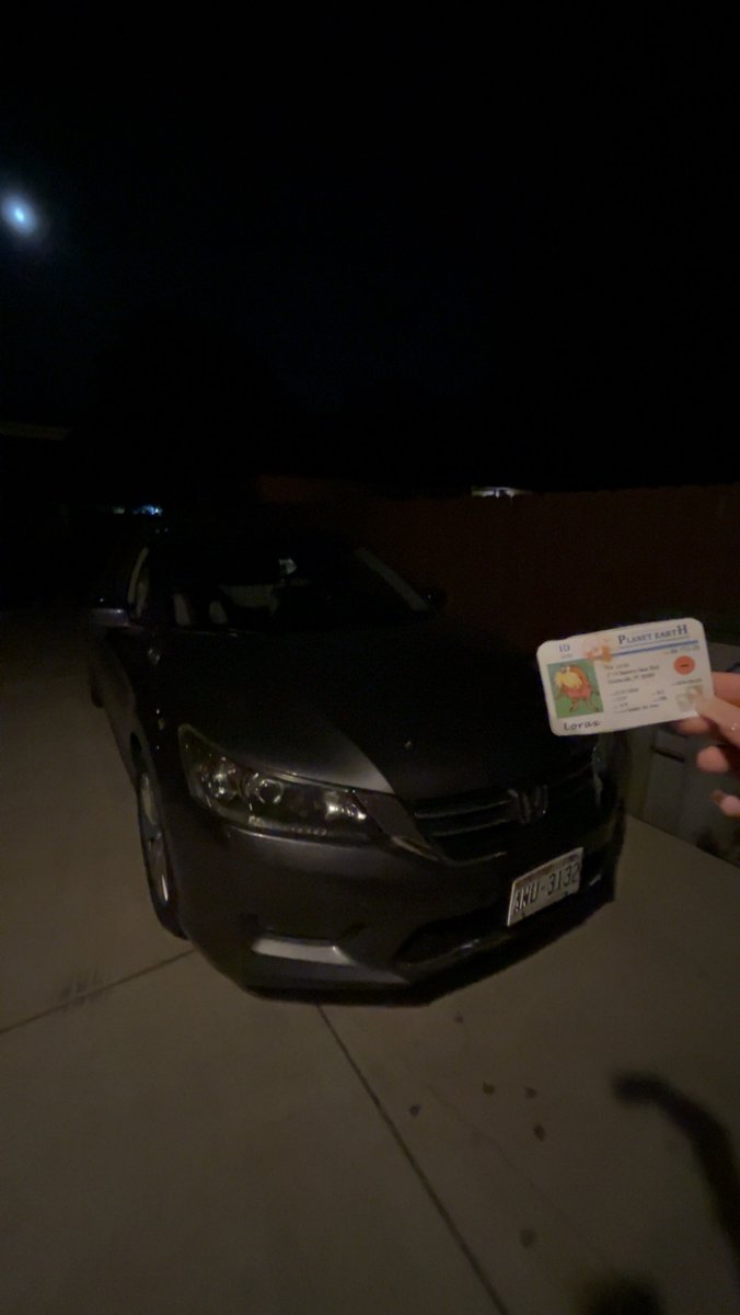 AliHaim21's tweet photo. I carpool with my friends, and by doing this im reducing fuel, carbon released into our enviormet, etc. This is helpful to our enviornment because  it reduces our footprint as well. More people should carpool because it could reduce lots of things, and help our enviorntment. https://t.co/IOYeXGJUFD