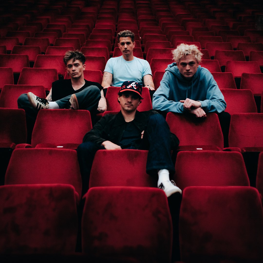 ‘Meet The Vamps’ [ReVamped] OUT NOW 🤍 slinky.to/MTVReVamped