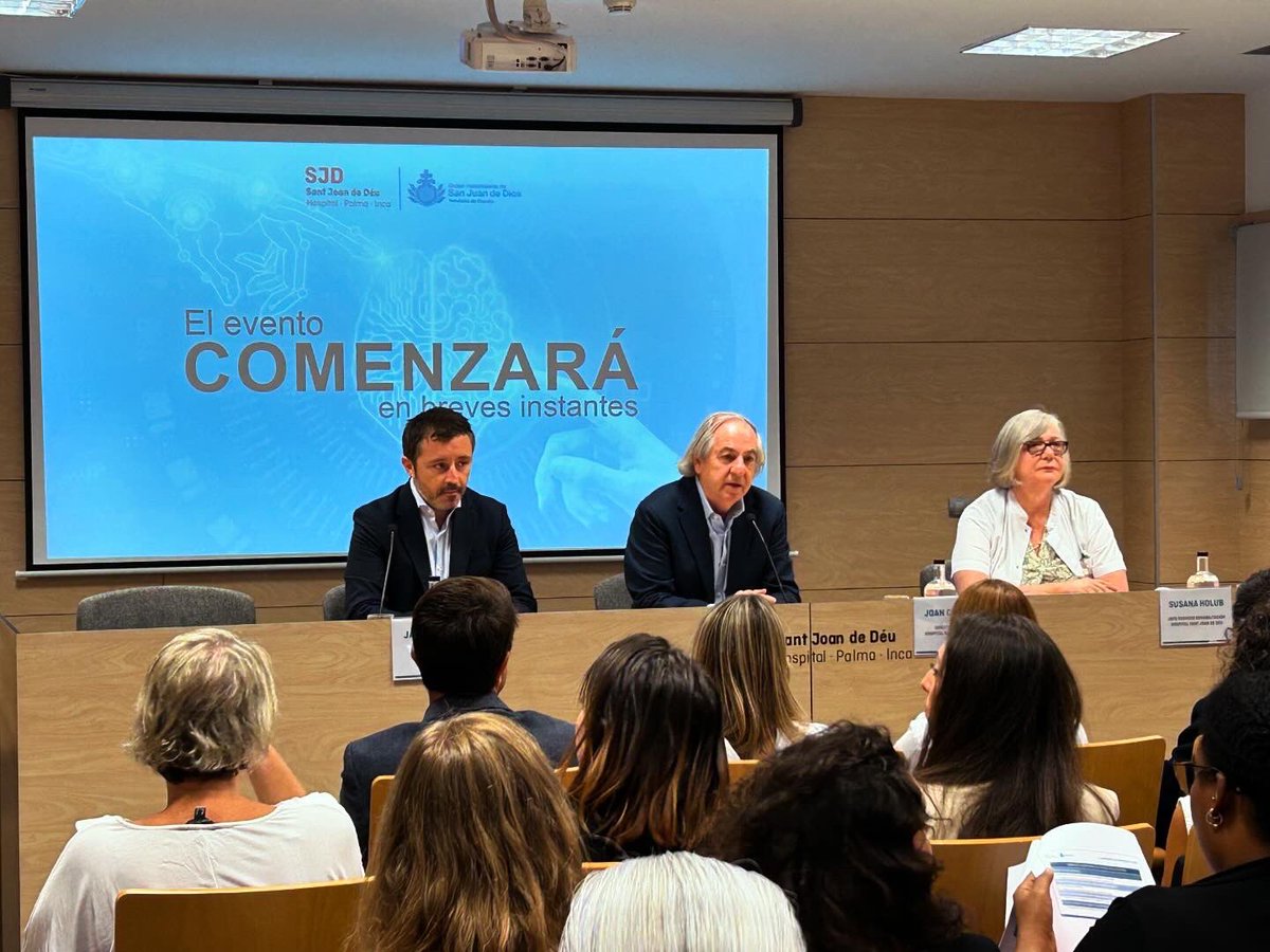 HSJD_PALMA_INCA's tweet photo. Empezamos las V Jornadas de Rehabilitación con la inauguración, a la que han asistido el director gerente de SJD, Joan Carulla, el director general del IB-SALUT, Javier Ureña y la Dra. Susana Holub.
#sjd #hospitalsantjoandedéu #ia #VJornadasRHB #neurorhb #neurorrehabilitacion https://t.co/SG0ptDnkmA