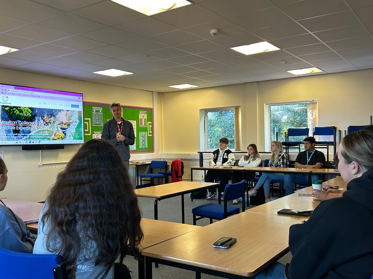 Our FdSc &amp; BSc Applied Zoology and Animal Behavioural Science &amp; Welfare students have had a fantastic week of inductions. Including talks from alumni about their experiences at Moulton &amp; from Flooglebinder about potential study trips!

#HigherEducation #AnimalBehaviour #Zoology