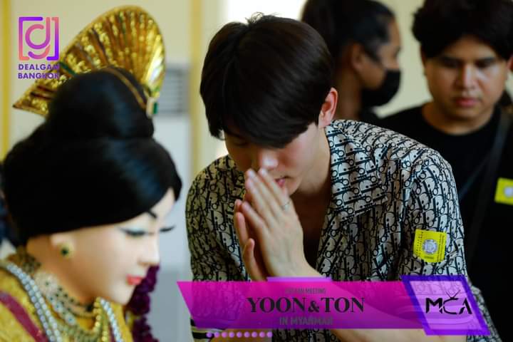 YoonTon_mmfc's tweet photo. Look how cute and polite my son is praying! @mytonsrn 

#YoonTon2ndDay
#YoonTonForever
#yoonton
#Yoonphusan 
#Mytonsrn 
#แก้มกลมของต้น 
#tonchubbycheeks 
#yoonton_mmfc https://t.co/rqTcZ1bG8i