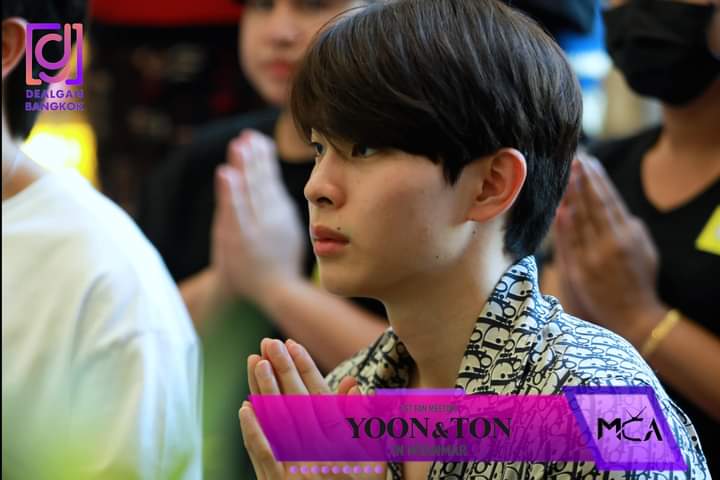 YoonTon_mmfc's tweet photo. Look how cute and polite my son is praying! @mytonsrn 

#YoonTon2ndDay
#YoonTonForever
#yoonton
#Yoonphusan 
#Mytonsrn 
#แก้มกลมของต้น 
#tonchubbycheeks 
#yoonton_mmfc https://t.co/rqTcZ1bG8i