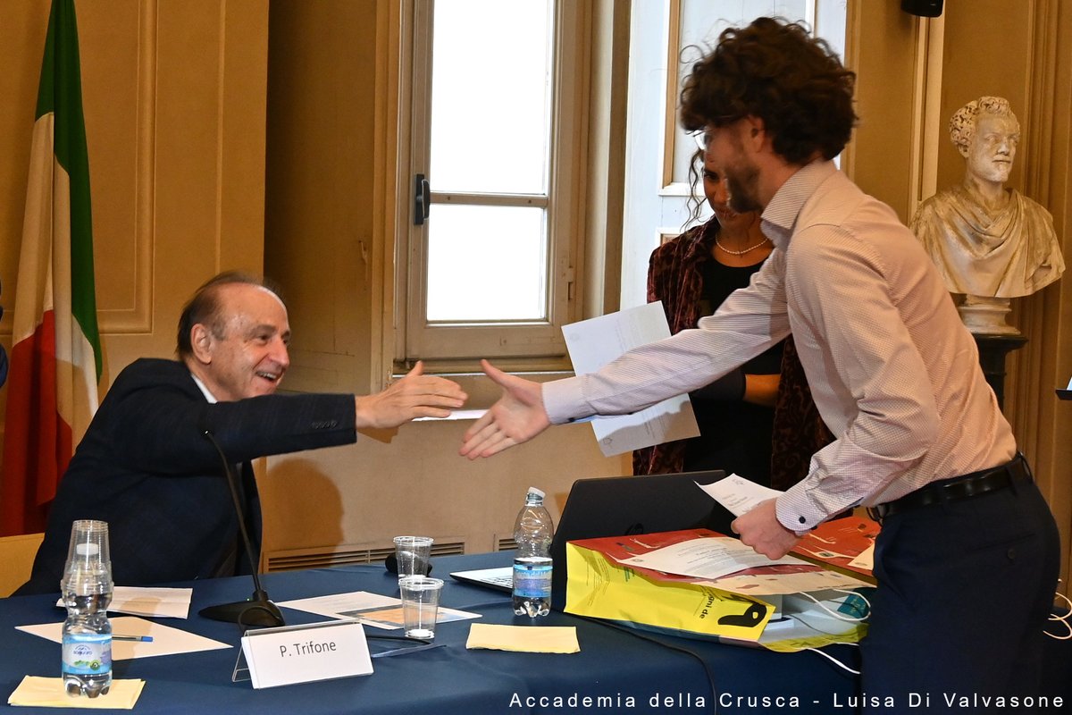 Congratulations to <a href="/Pa_Canavese/">Paolo Canavese</a> (research fellow at our Centre) for receiving the Premio Nencioni 2024 from Italy’s <a href="/AccademiaCrusca/">Accademia della Crusca</a> for his PhD dissertation on the clarity of Swiss legal acts in Italian! More: bit.ly/4e4AT9j.