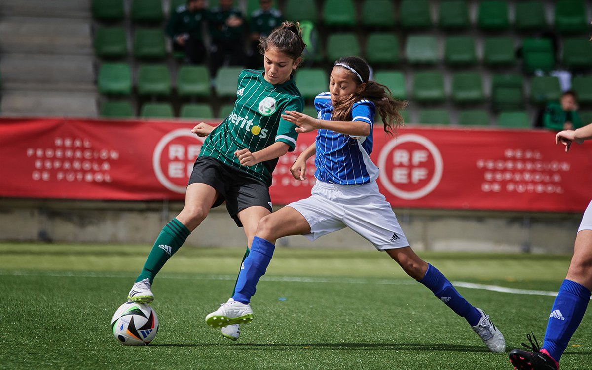 💚🤍🖤 | #SelecciónExtremeña |

📌Preselección FEMENINA Sub-14.

📢IMPORTANTE: Debido al gran número de jugadoras inscritas por los clubes se ha decidido realizar dos convocatorias. La primera de ellas será el 25 de septiembre y la segunda el 1 de octubre. En este primer listado