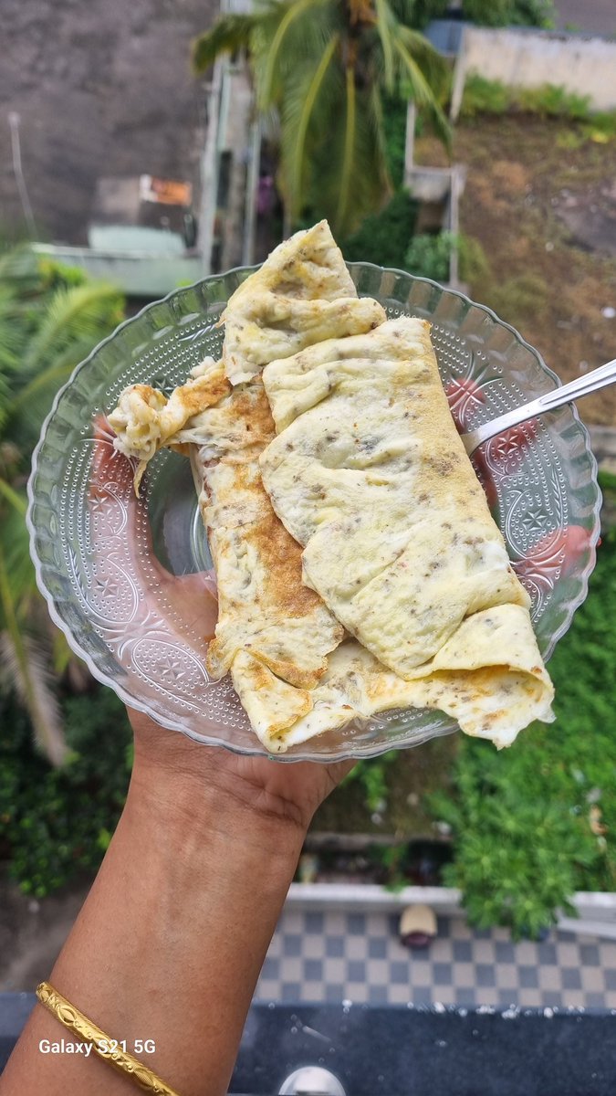 ChandiniMeda's tweet photo. #breakfast #todaybreakfast #brownbread #omelet #kakinada https://t.co/GcPbT2R69z