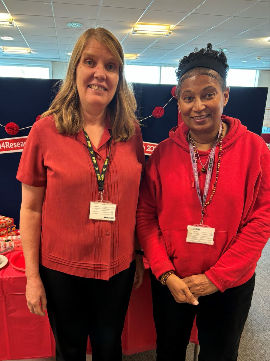UHertsResearch's tweet photo. #Red4Research has taken over the Research Office! Let's celebrate all the people making research happen! ❤️📚🔬 @UniofHerts #HertsResearch https://t.co/omHU1dNBNb