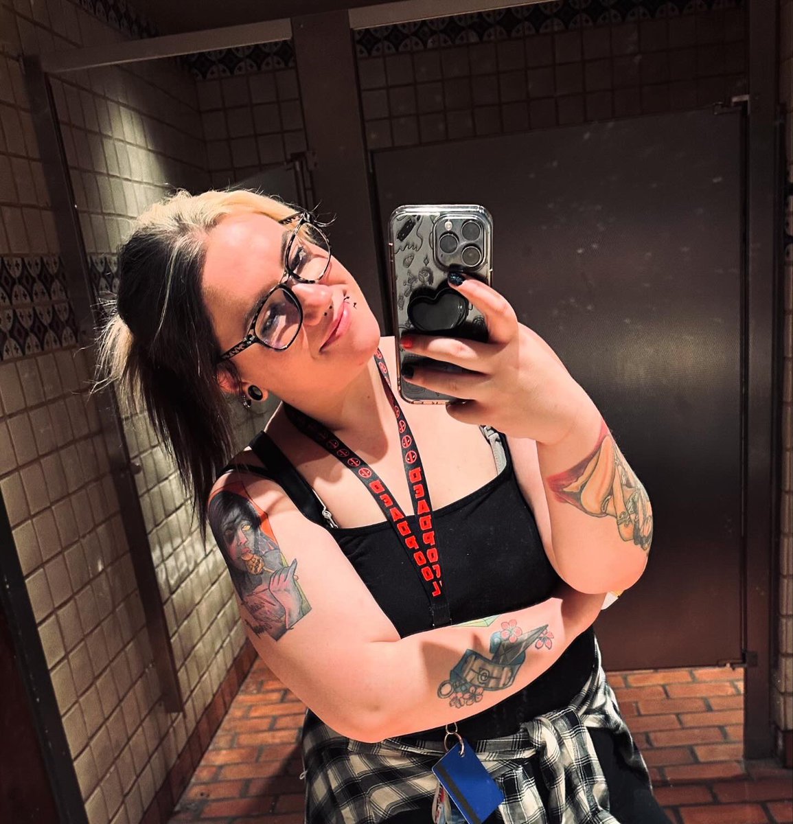 DarthSamii's tweet image. So tired of it being hot 🙃