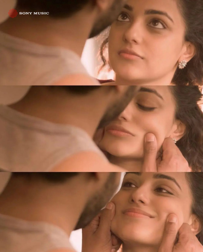 kaadhalkanmani's tweet photo. To be held like this>>>> https://t.co/QjYGYUANJb