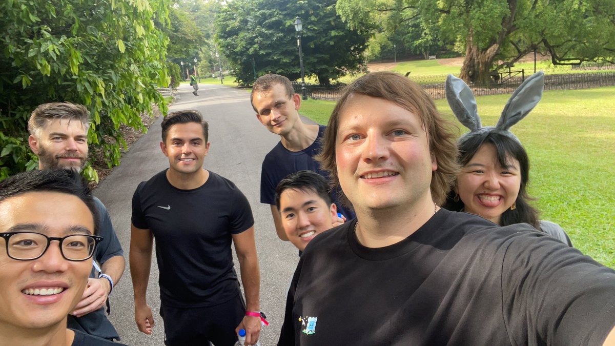 Morning DeFi walk with <a href="/hotpot_dao/">brother bing / 饼兄 Σ:</a> <a href="/kaiynne/">kain.mega</a> <a href="/VitalikButerin/">vitalik.eth</a> <a href="/leptokurtic_/">leptokurtic</a> @taikimaeda2 <a href="/chameleon_jeff/">jeff.hl</a> DeFi renaissance is happening on Ethereum