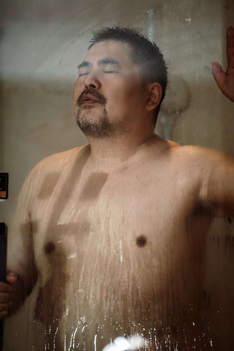 红颜中老 tweet media