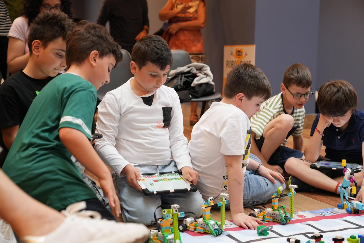🟡⚫️ ISCRIZIONI APERTE 

🤖 A Campobasso dal lunedì al venerdì Laboratori di Coding e Robotica Creativa con Lego Education

💥Prenota la tua prova gratuita -&gt; roboboat.it/prenota-la-tua…

#coding #robotics #steam