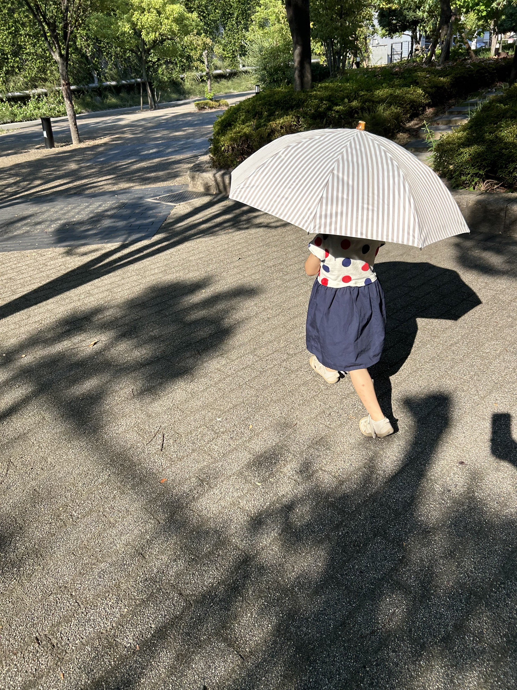 サンバリア100 3段折 / 無地(ホワイト) 日傘袋なし サンバリア100