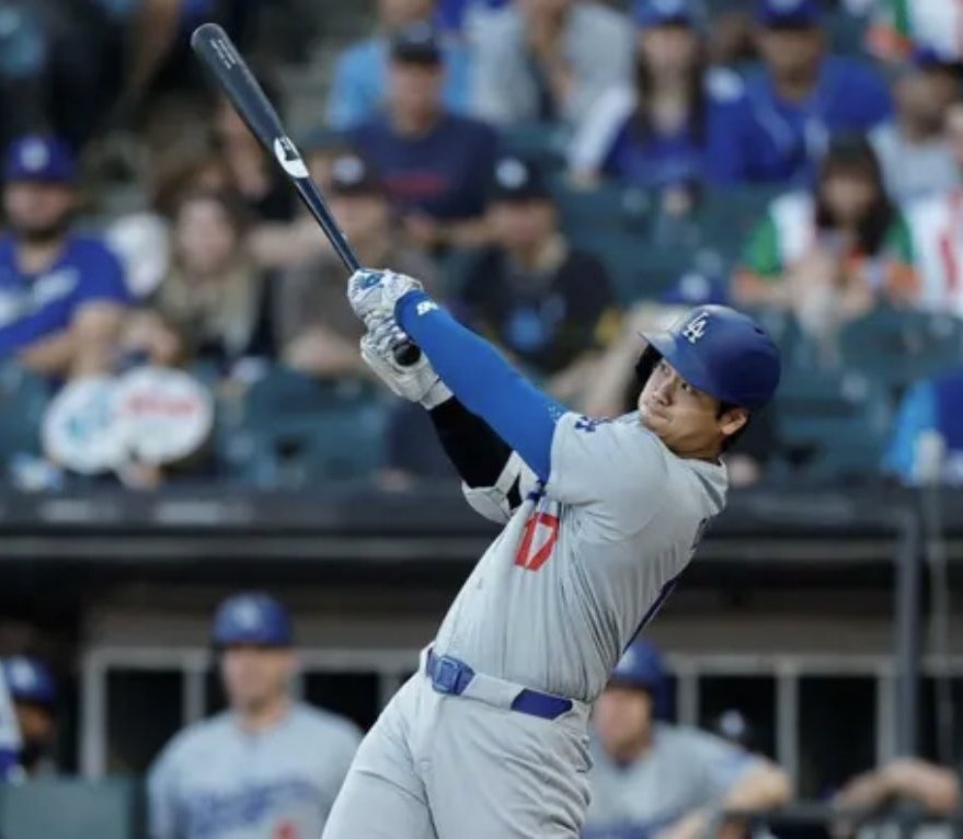 大谷選手、50-50達成おめでとう‼️🎉🎉🎉
6打数6安打10打点
3打席連続ホームラン 2盗塁
(3塁打が出てれば…笑)
NOW 51-51 到達！
👏👏👏👏👏

野球の神様が彼に…
というより、もう神様が野球をやってるってことでいいよね？(笑)

#大谷翔平#大谷ホームラン