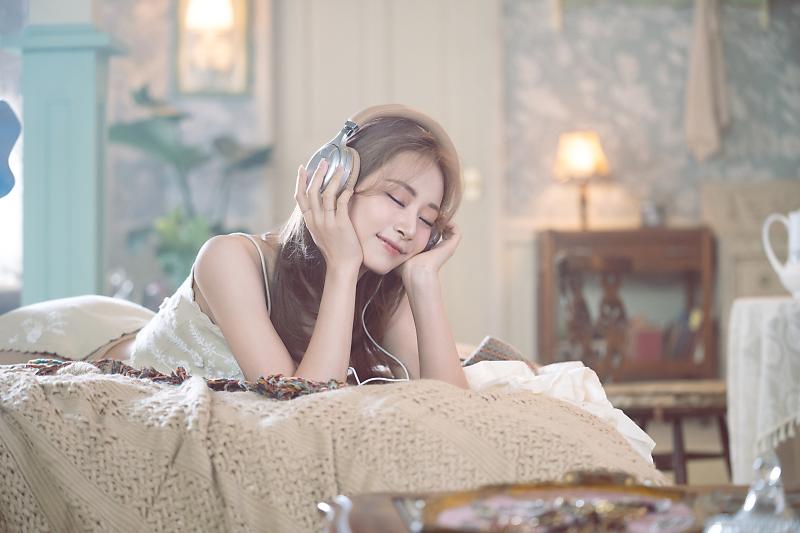 MVP__IM7's tweet photo. My BIAS ! ! 🫶🏻💙💙💙✨
.
.
#TZUYU #abouTZU #RunAway https://t.co/iN19rHf14l