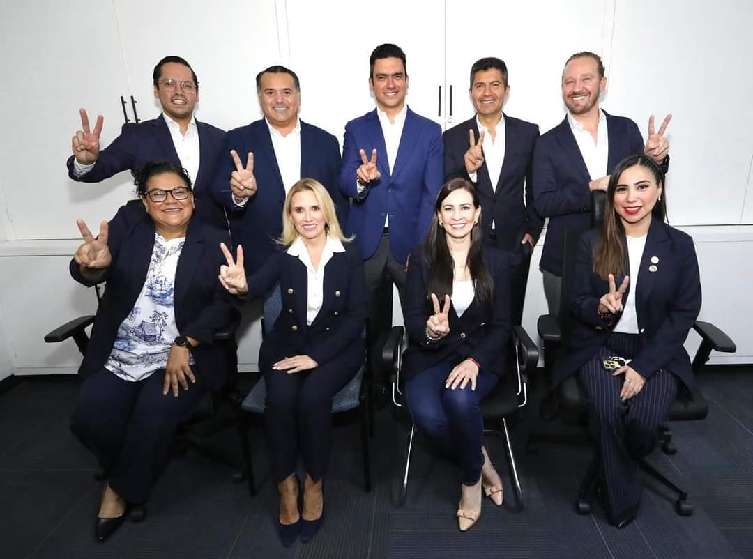 Me llena de orgullo compartirles que acompañaré <a href="/JorgeRoHe/">Jorge Romero Herrera</a> en la renovación de la dirigencia de <a href="/AccionNacional/">Acción Nacional</a>, cuenta con todo nuestro apoyo y respaldo.