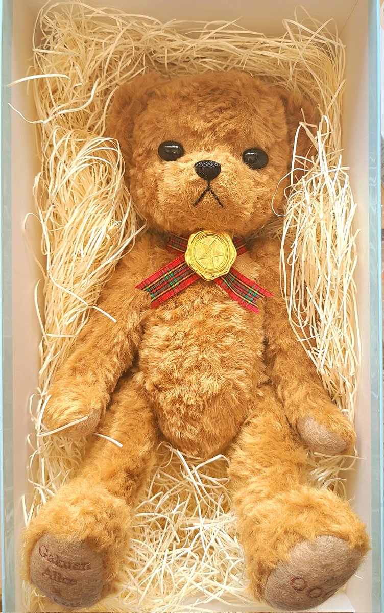 kobutar's tweet photo. kabottさん #学園アリス コラボの
テディベアのリニューアル版の
作者見本ベア届きました🧸✨
うわあああ✨ベアそのものとしか
いいようのないベア✨
思わず握手してしまった🤝
kabottさん一体一体精魂込めて
作って下さり本当に
有難うございます🐻✨
シリアルナンバーがリニュ版も
000で嬉しい✨ https://t.co/ALLlfLrzMr