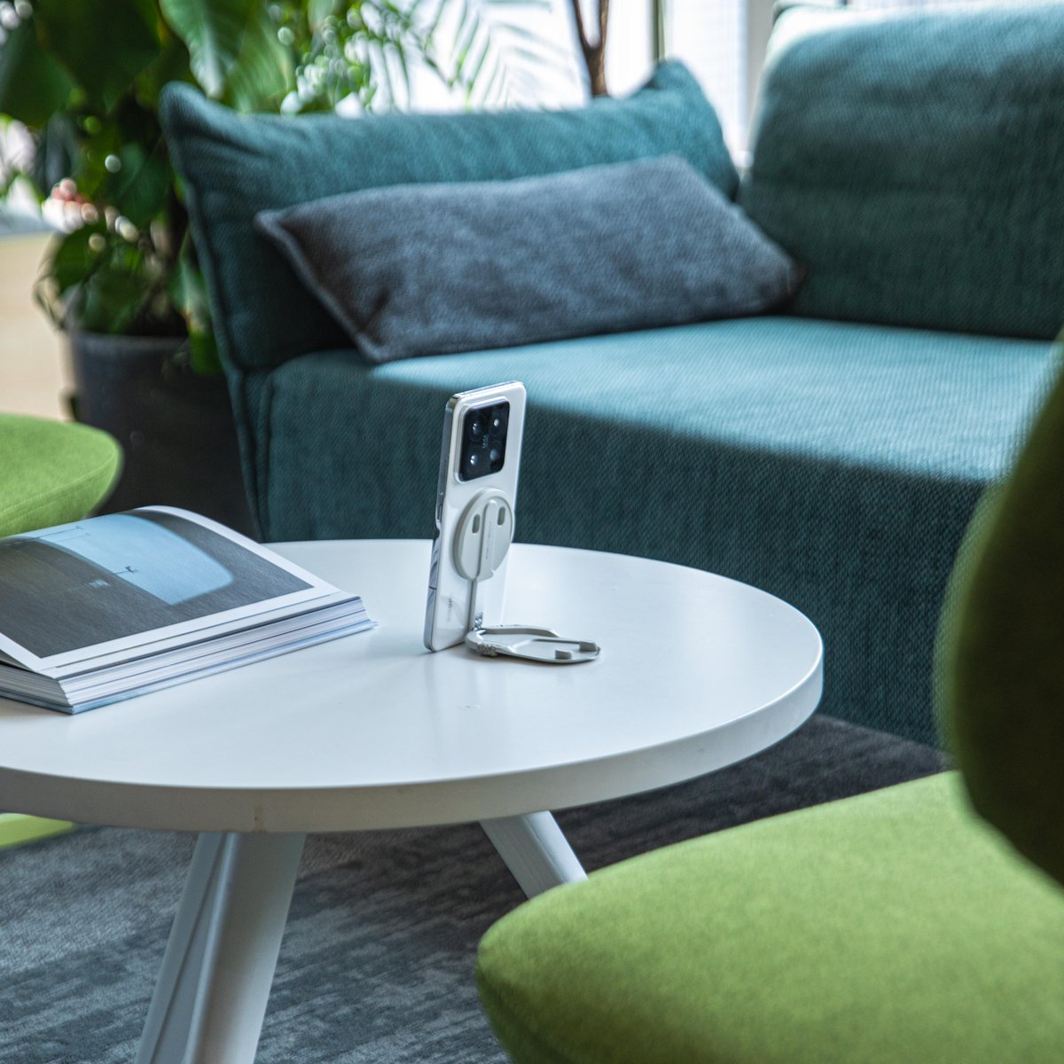 PGYTECH_global's tweet photo. Elevate your everyday carry with the PGYTECH MagFlex Phone Photography Stand! 📱💼 Compact, stylish, and ready for any angle—perfect for hands-free convenience on the go. ✨
#pgytech #camera #photography #videography #magflex #magsafe #handsfreeshooting #iphone https://t.co/kRTrdiuGI9