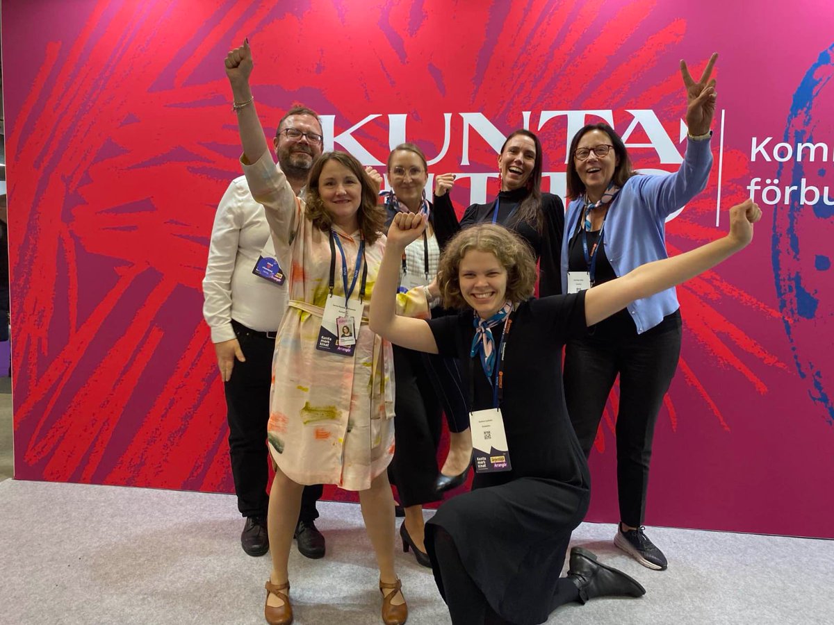 lassilanhanna's tweet photo. Kiitos Kuntamarkkinat 2024✨️

Tarjosit jälleen lukuisia kohtaamisia, mahtavia keskusteluja, uusia ideoita, loistavia seminaareja ja itselle myös kunnian vetää #TEuudistus paneelia. Ylpeä kaikista kollegoista ja asiantuntijoista @Kuntaliitto 😍. Ensi vuoteen🫶 #kuntamarkkinat https://t.co/vTc3CZt8JE