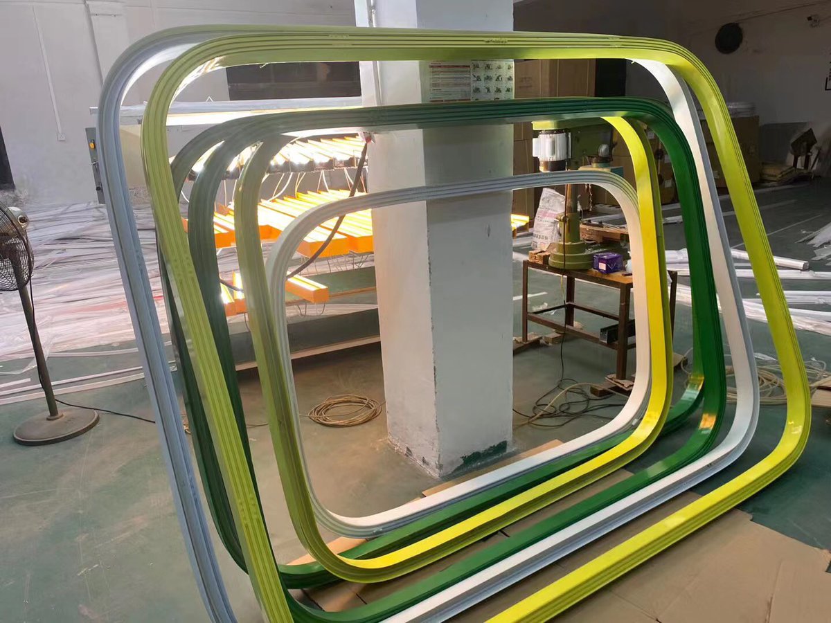 MiningLedstrip's tweet photo. Linear light custom manufacturing for your bespoke needs. https://t.co/T79e6hXNjb