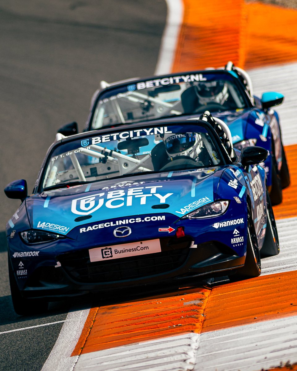 #FlashbackFriday to the last weekend’s round of the Mazda MX5 Cup powered by Hankook in Zandvoort, where the ambitious young drivers once again impressed with some awesome racing.

#Hankook #CircuitZandvoort #MazdaMX5 #Motorsport