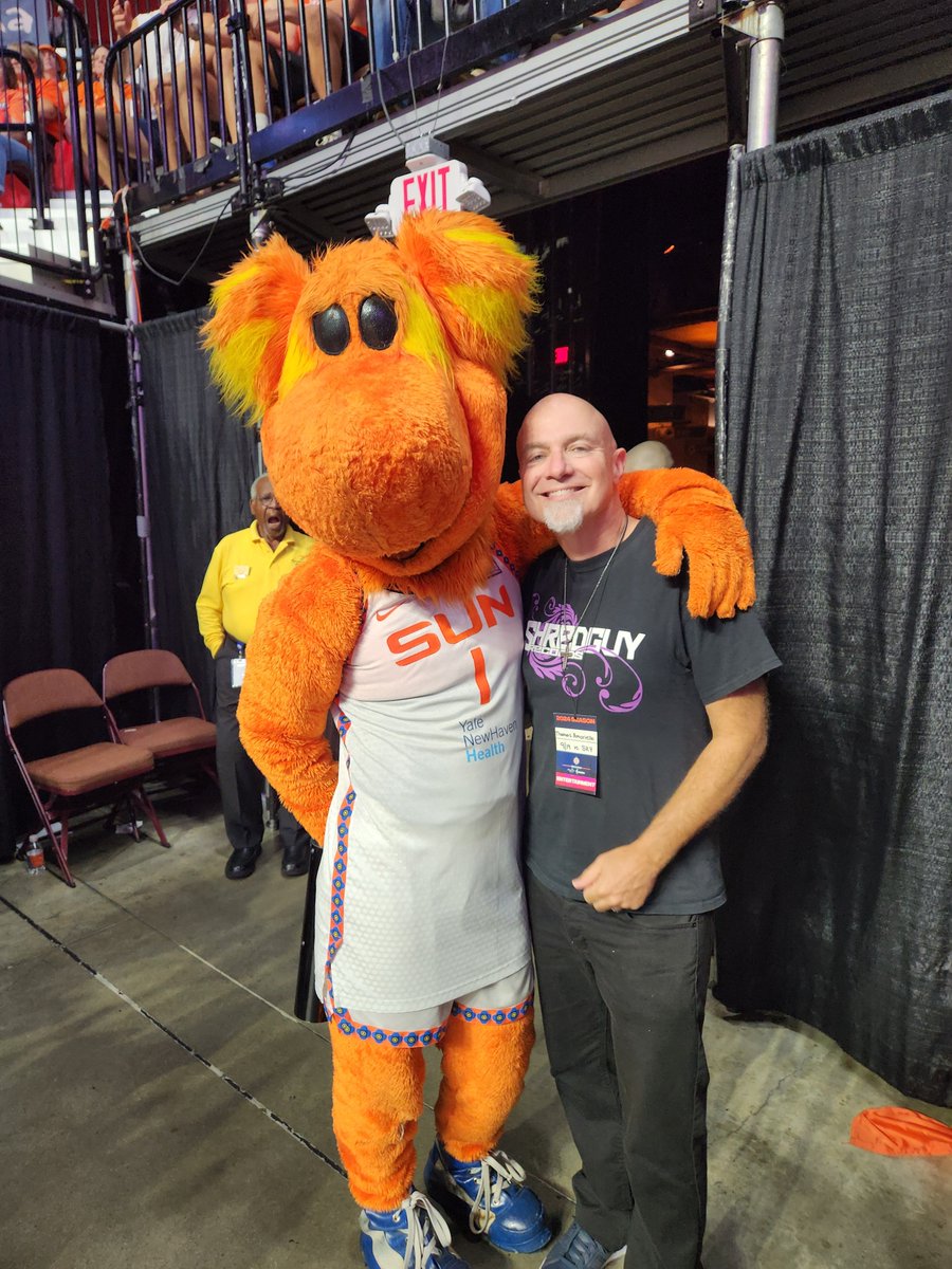 TY <a href="/ConnecticutSun/">Connecticut Sun</a> for the kindness <a href="/WNBA/">WNBA</a> 🇺🇸🏀