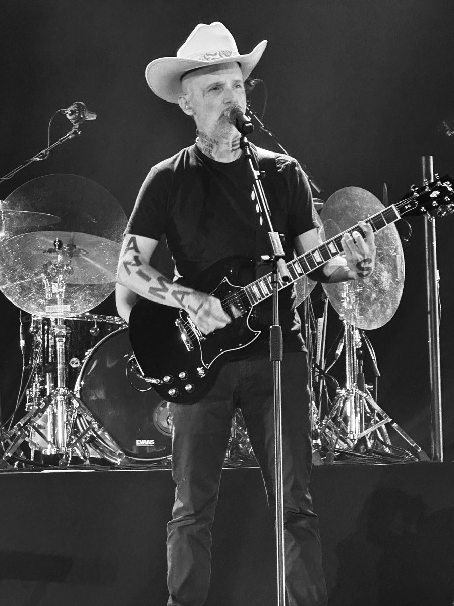 MobyNews's tweet photo. Last night’s show was incredible. a night to remember forever.
I will share more and thoughts over the weekend
#Moby #Play25 https://t.co/Xty3iGdhat