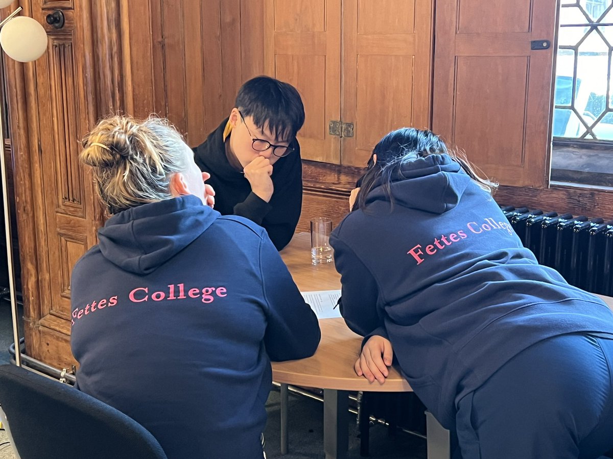 FettesCAS's tweet image. Our second NHS volunteering session took place yesterday, with students confronted to various scenarios they could encounter at the hospital. Once again a big thank you to the NHS staff for taking the time to train our students!! @Fettes_College