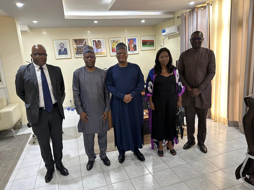 Amb_MNuhu's tweet image. It was a pleasure granting audience to the Director, Department of Environmental and Social Safeguards and Compliance at the African Development Bank @AfDB_Group, Issa Maman-Sani, and his delegation. 

The Lake Chad Basin Commission appreciates the commitment of the @AfDB_Group…