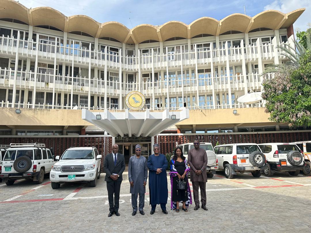 Amb_MNuhu's tweet image. It was a pleasure granting audience to the Director, Department of Environmental and Social Safeguards and Compliance at the African Development Bank @AfDB_Group, Issa Maman-Sani, and his delegation. 

The Lake Chad Basin Commission appreciates the commitment of the @AfDB_Group…