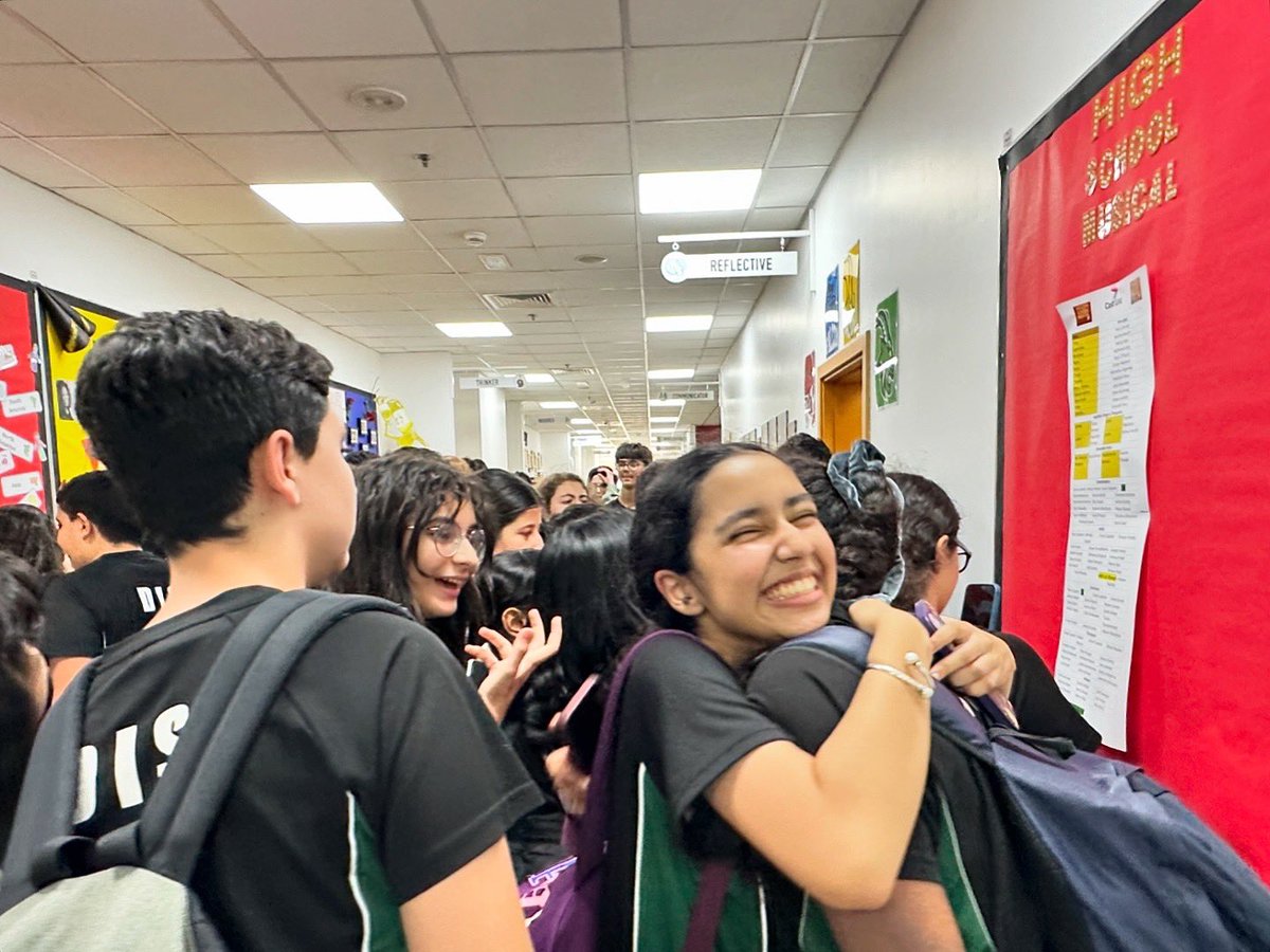 Deira Int. School tweet media