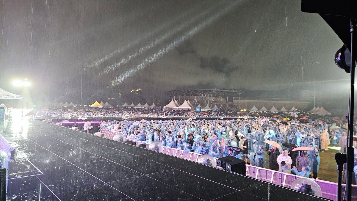 Artsro_Global's tweet photo. <Artsro Project : 2023 IBK Concert>
✔Date : September 16th, 2023
✔Venue : Suwon World Cup Stadium
✔Artist : HYOLYN
#Artsro #hyolyn #KPOP #KIdols #Koreanidols #Concertproduction #concert #Concertpromotion #Concertagency #Artistbooking #Bookingagency #ArtistBookingAgency https://t.co/kZk1YJXtBG