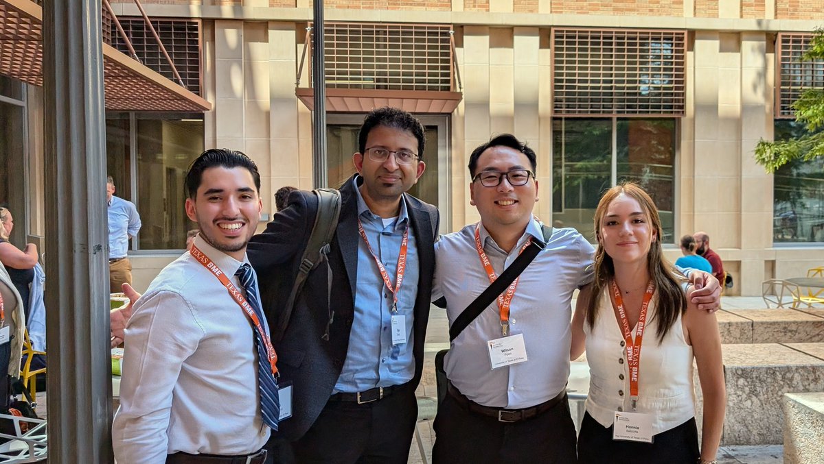 wilsonpoon's tweet image. Had a great time at @SFBiomaterials Southwest Regional Meeting today! 🌞🏜️🐃 Finally met my @UTTRC4 mentor @Guda_Lab in-person and my @ThePoonLab students @HanniaBalcorta &amp;amp; @Mariomata099 did fantastic jobs presenting their #LNP research posters! 👨‍🔬👩‍🔬🔬 #proudPI #newPI