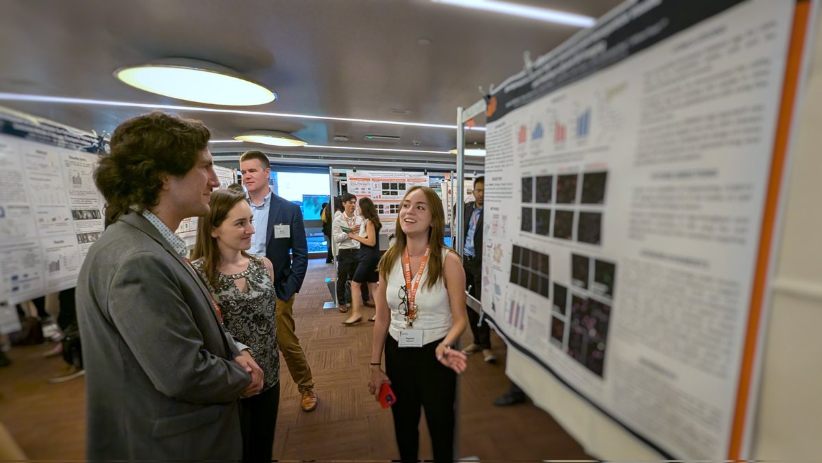 wilsonpoon's tweet image. Had a great time at @SFBiomaterials Southwest Regional Meeting today! 🌞🏜️🐃 Finally met my @UTTRC4 mentor @Guda_Lab in-person and my @ThePoonLab students @HanniaBalcorta &amp;amp; @Mariomata099 did fantastic jobs presenting their #LNP research posters! 👨‍🔬👩‍🔬🔬 #proudPI #newPI