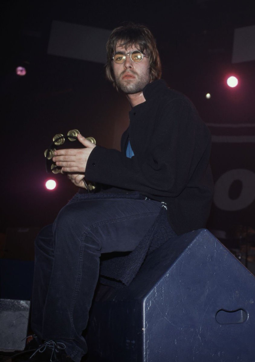 daily liam gallagher pics tweet media