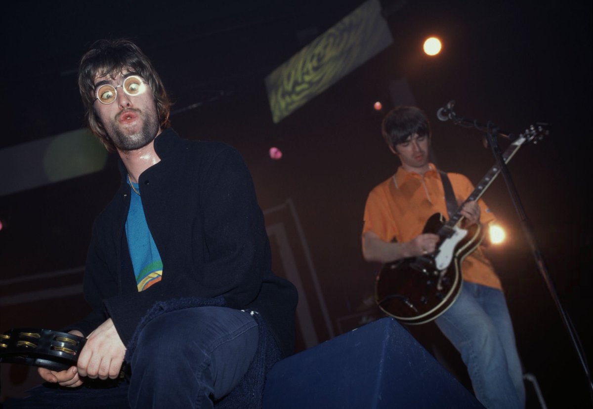 daily liam gallagher pics tweet media