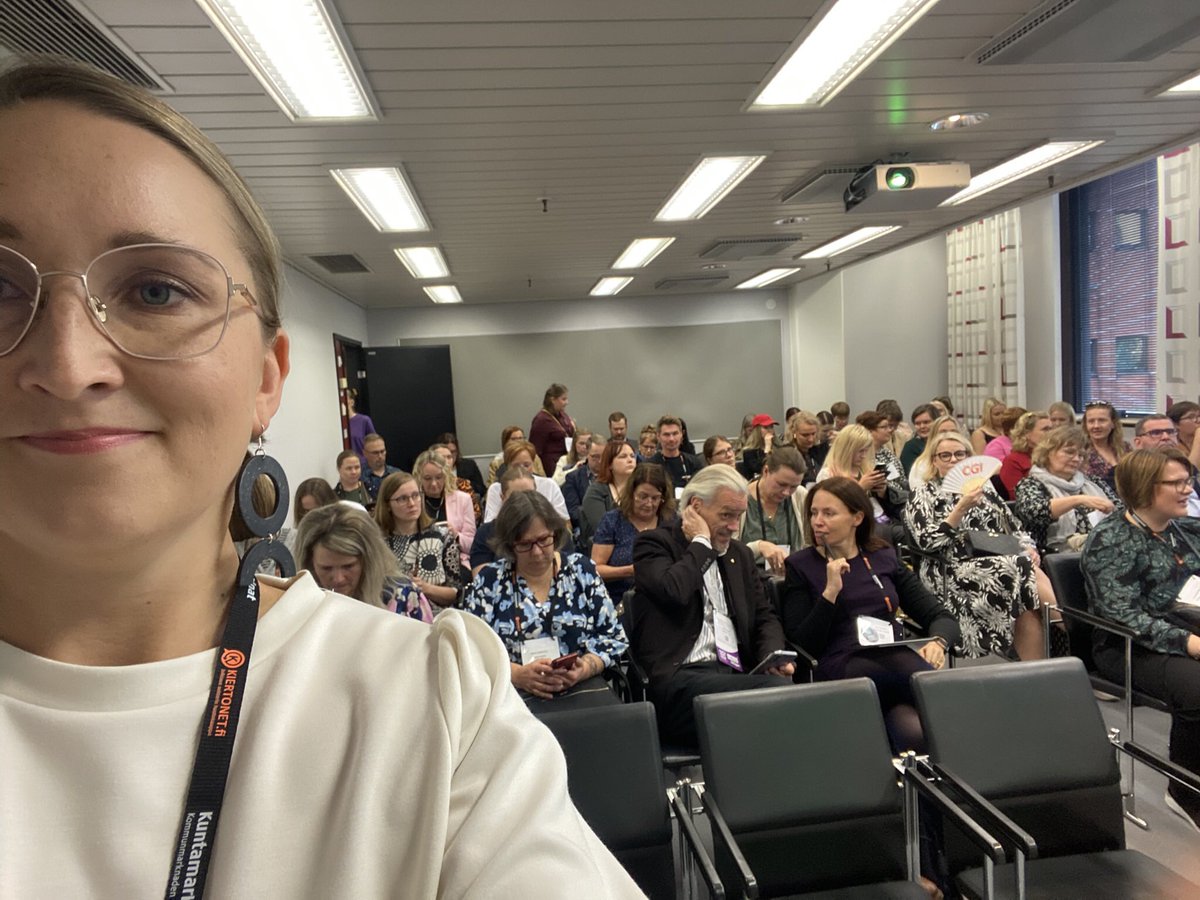RuohoMaija's tweet photo. Olipas hyvät @Kuntamarkkinat! Paljon iloisia kohtaamisia ja oivalluksia. 🤩 Sain Kuntavaalien viestintä-seminaariin kavereiksi viestinnän timanttiset osaajat @JarvenpaanKaup @komulainenhel, @nj_kunta @TeemuSiltanen ja @TonyHagerlund ❤️ Tästä ensi kevään vaaleja kohti. 💯 https://t.co/Vt25b7rc5y